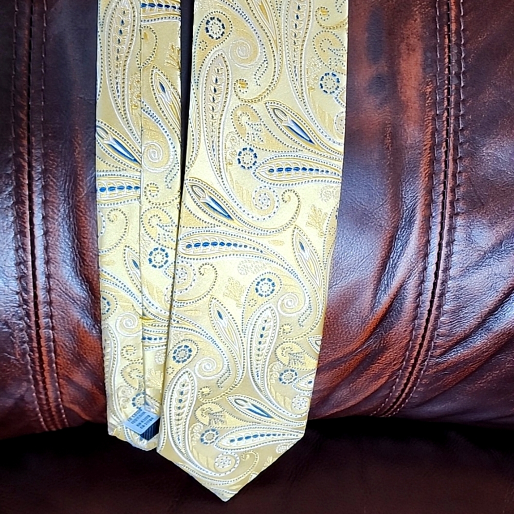Geoffrey Bean tie